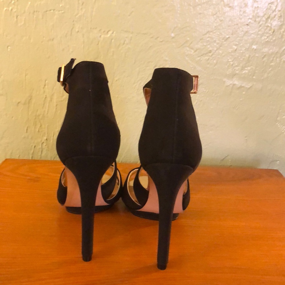 Shoes - Picture 2 of 4